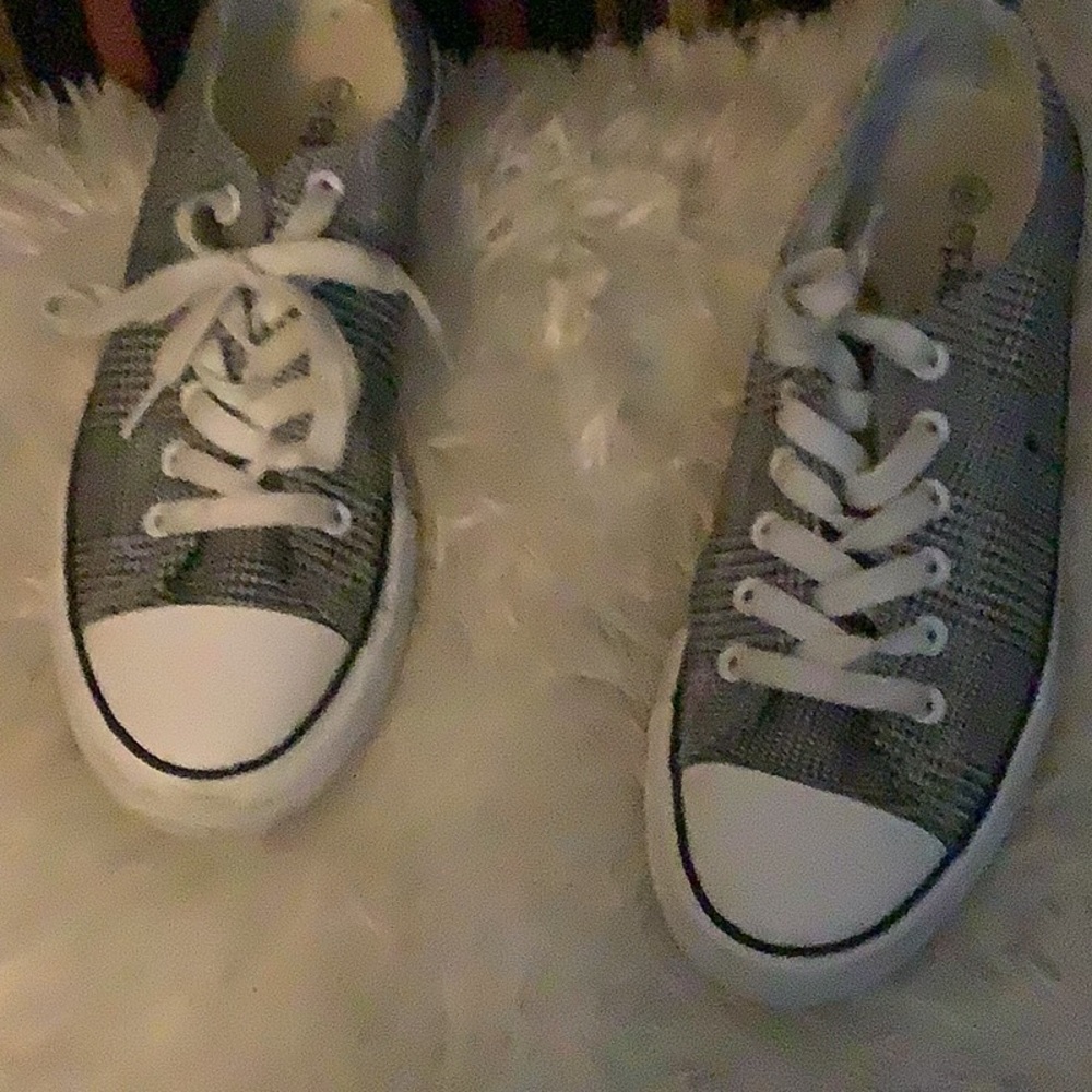 Sneakers - Picture 3 of 8